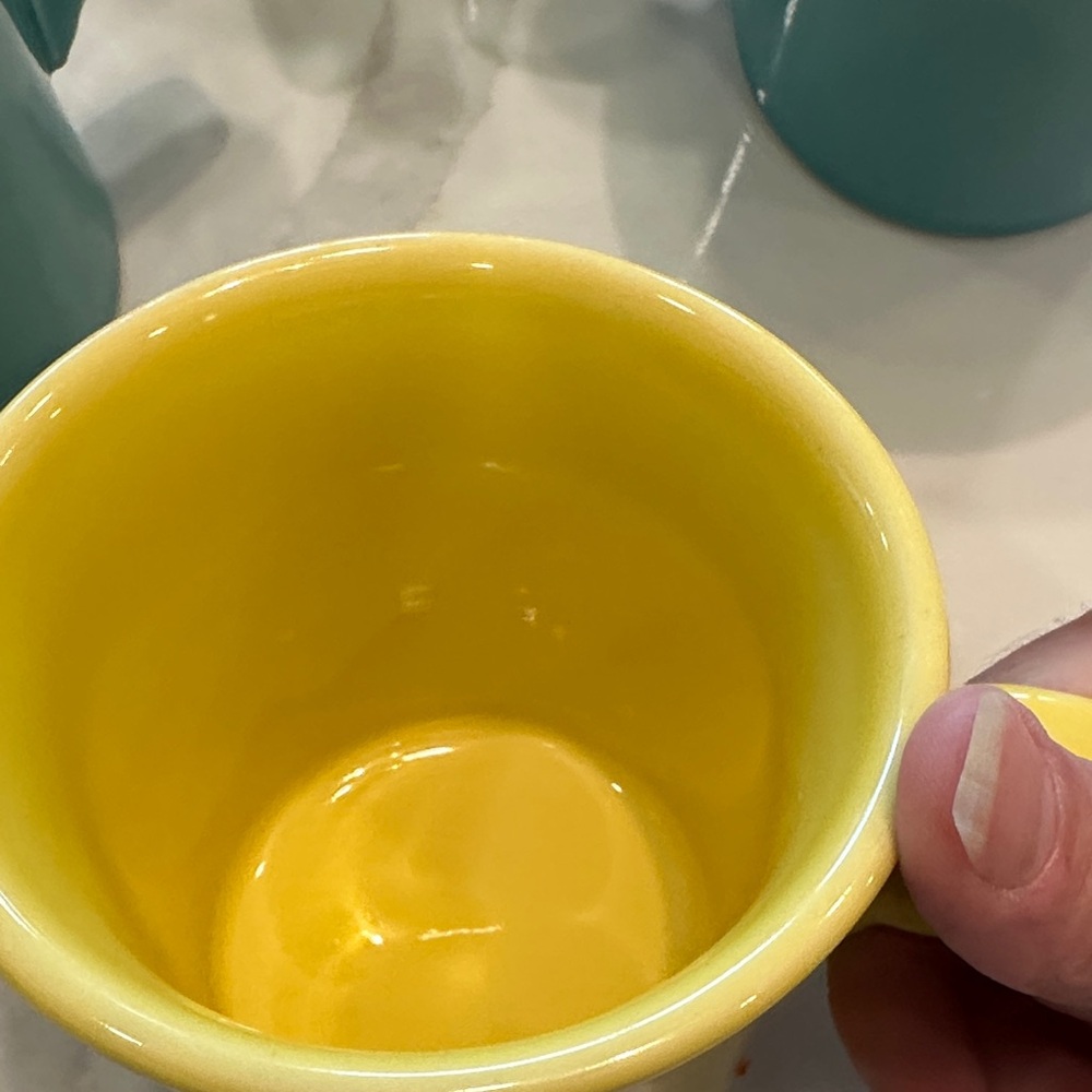 FIESTAWARE MUGS HLC  2 Yellow & 2 Turquoise Ceramic Tom & Jerry Ring Handle EUC - Picture 3 of 12